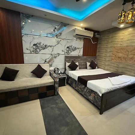 Hotel Dev Ganga Rishīkesh Exteriör bild