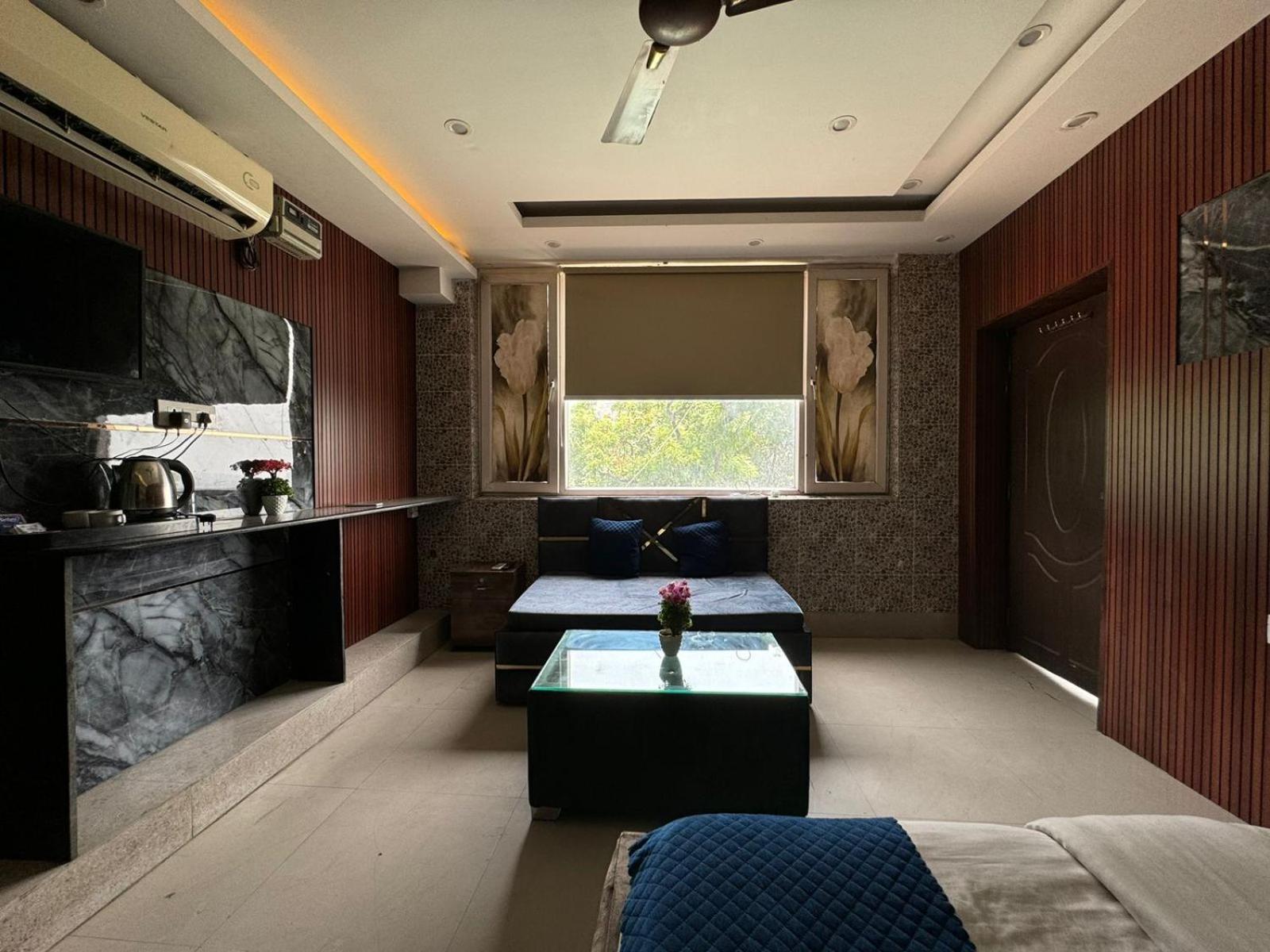 Hotel Dev Ganga Rishīkesh Exteriör bild