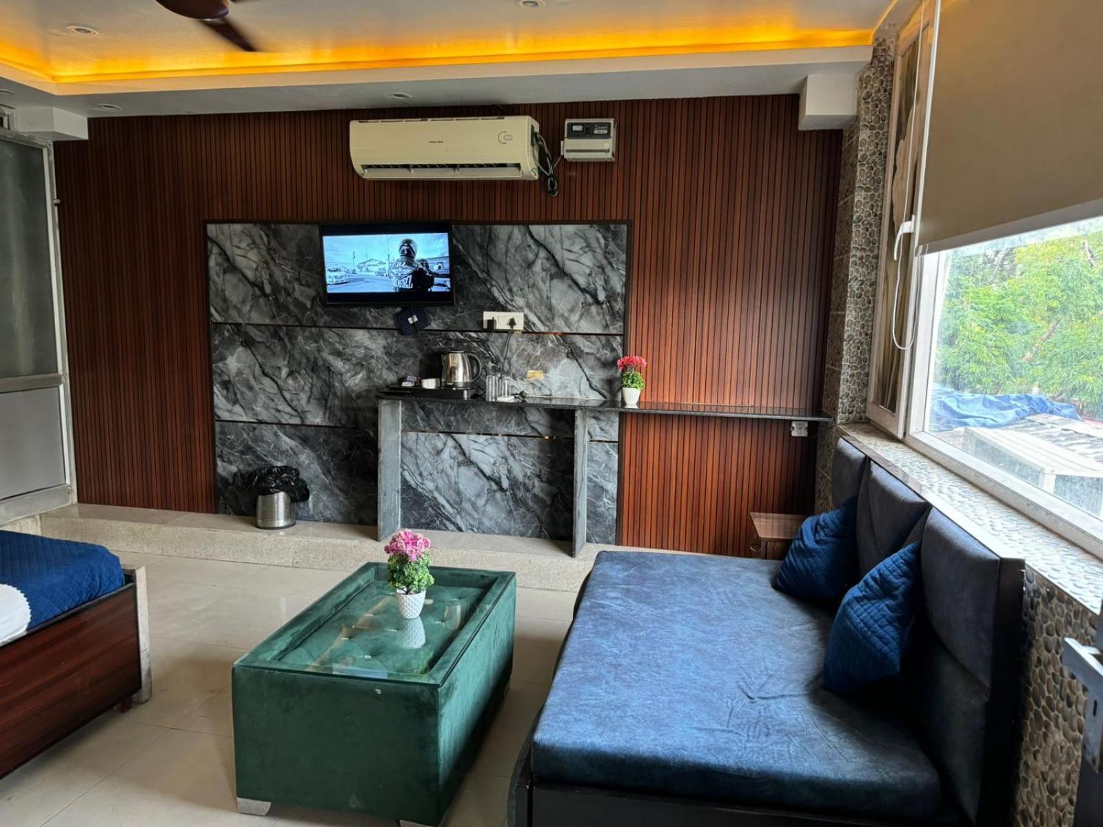 Hotel Dev Ganga Rishīkesh Exteriör bild