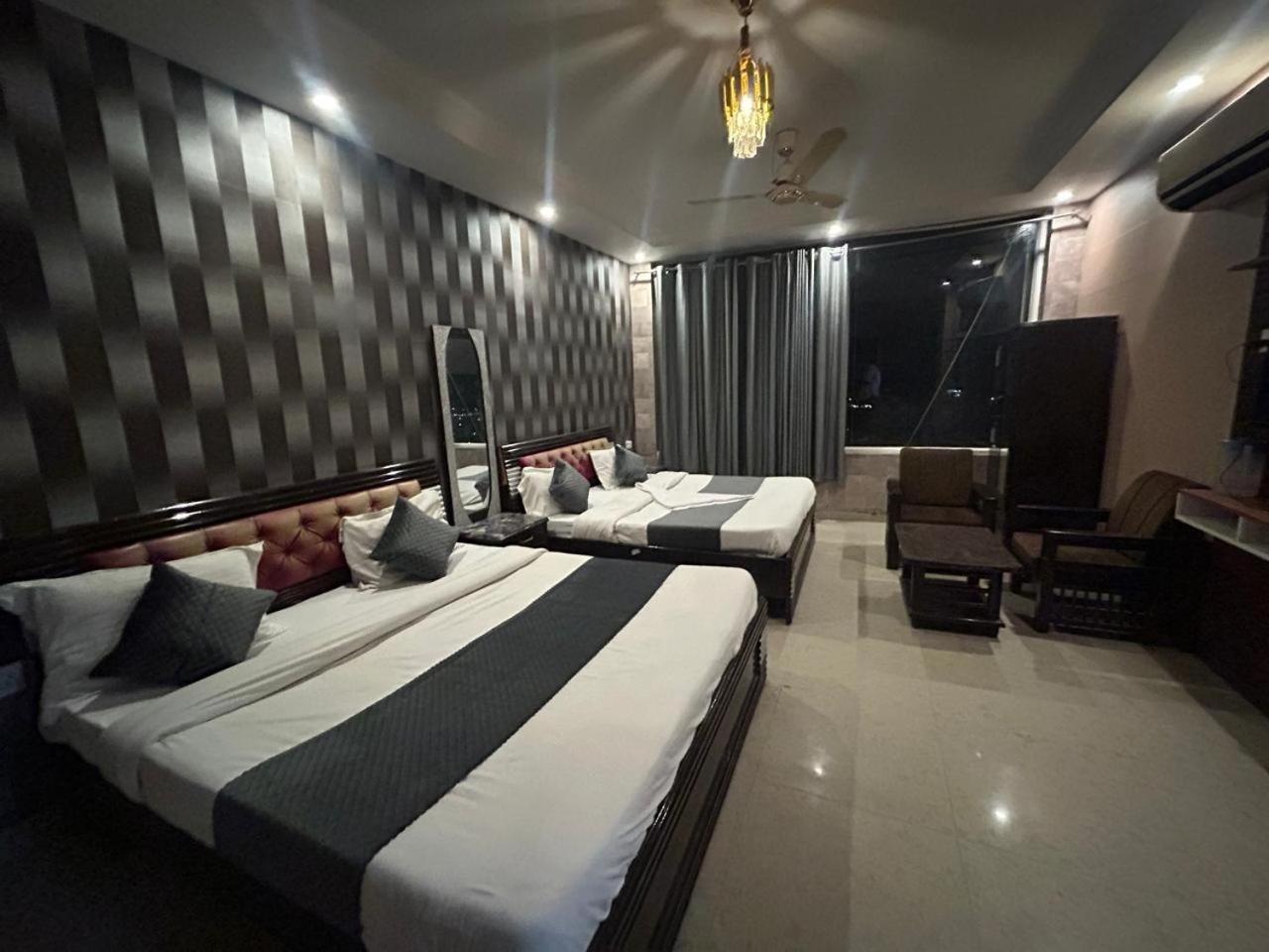 Hotel Dev Ganga Rishīkesh Exteriör bild