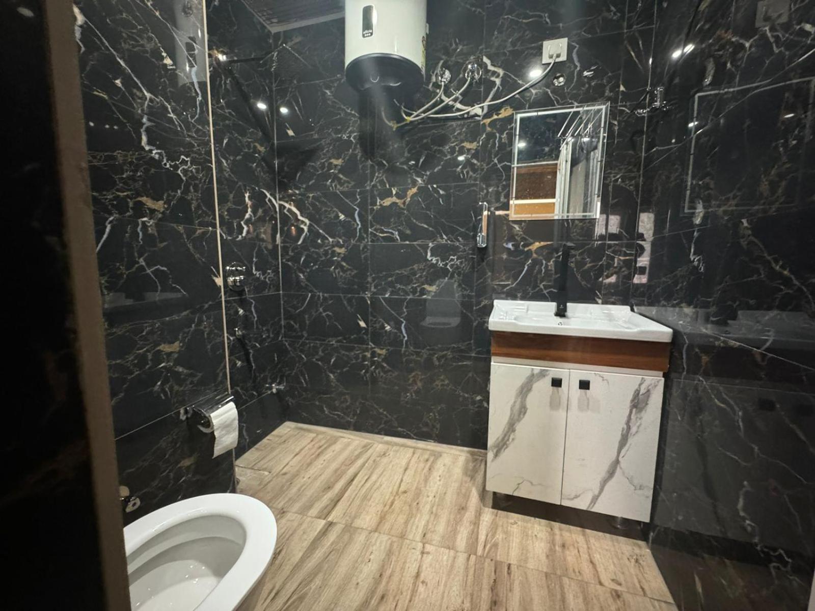 Hotel Dev Ganga Rishīkesh Exteriör bild