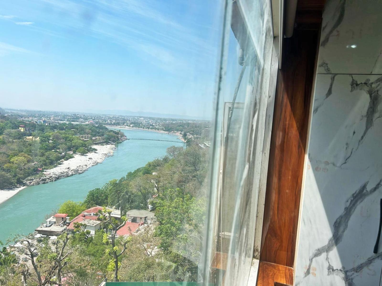 Hotel Dev Ganga Rishīkesh Exteriör bild