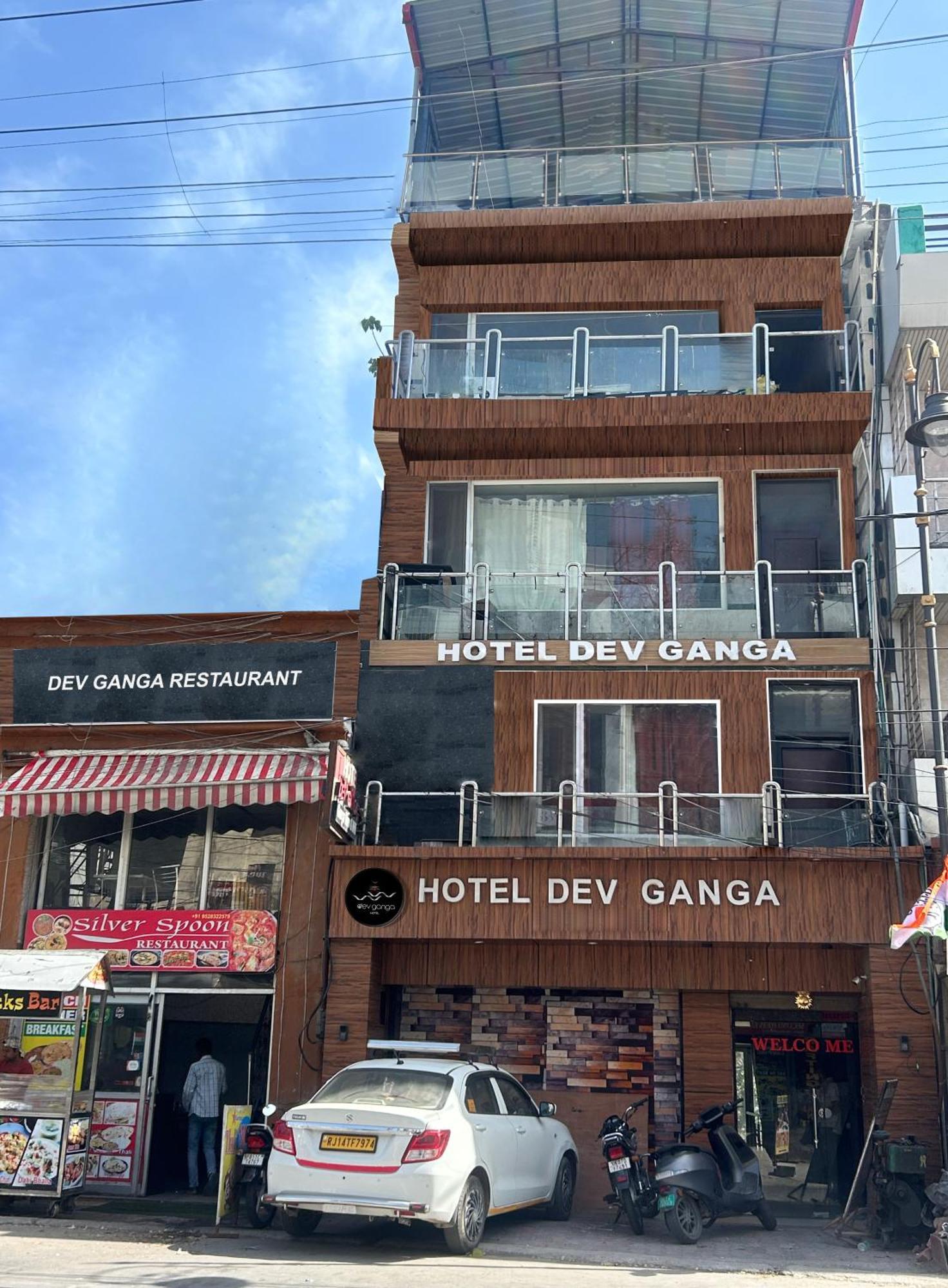 Hotel Dev Ganga Rishīkesh Exteriör bild